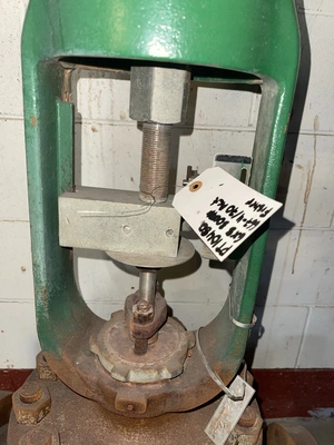 Fisher Control Valve type EWD, size 6"x 8" class 300