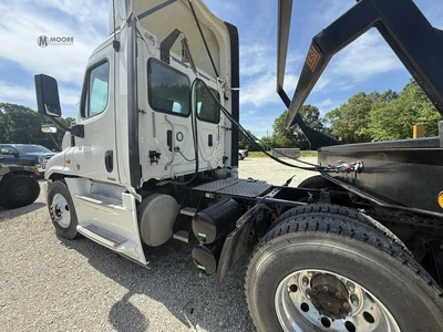 Used 2017 FREIGHTLINER CASCADIA 125 EVOLUTION Conventional trucks Tennessee US | Moore Equipment #1517247