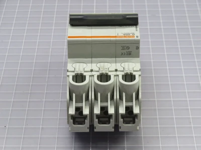 Used MERLIN GERIN _UNKNOWN_ Circuit Breakers Texas US | OCO Industrial #1684859