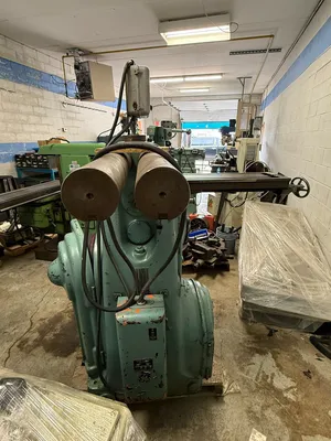 MILWAUKEE H No. 3 Horizontal Milling Machine | ListingHippo (3)