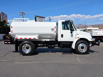 Used 2013 INTERNATIONAL 4300 Box trucks California US | Lillo Machinery #1542375