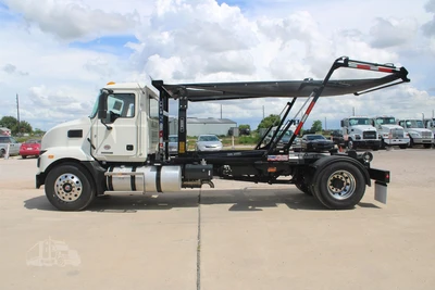 New | in-Stock 2025 MACK MD6 Hooklifts & Roll-Offs Texas US | Roll Off Truck World #1491879