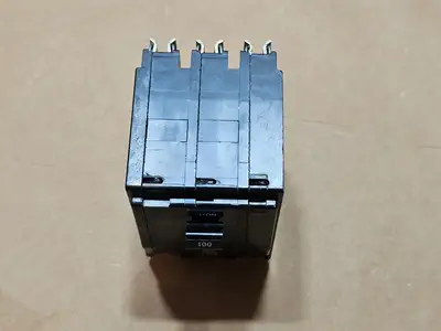 USED SQUARE D QO3100VH