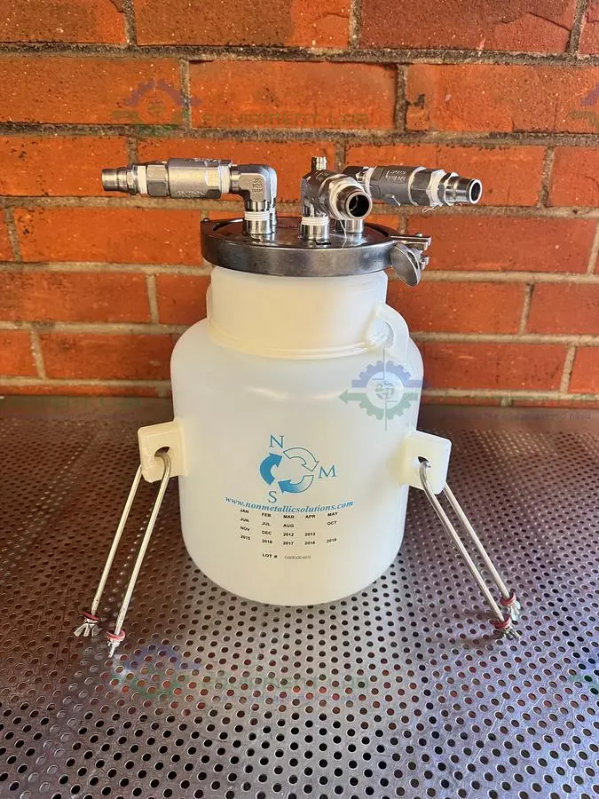 Used NON METALLIC SOLUTIONS NALGENE 10 LITER NALGENE CARBOY W/ APOLLO 1/2" FITTINGS Bottles California US | Equipment Lab #1437717