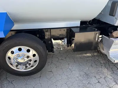 USED 2018 PETERBILT 579