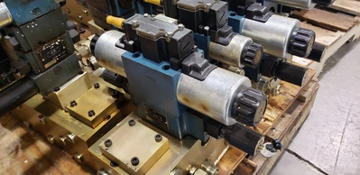 USED REXROTH 4WE10J40/CG24N9DK24L2