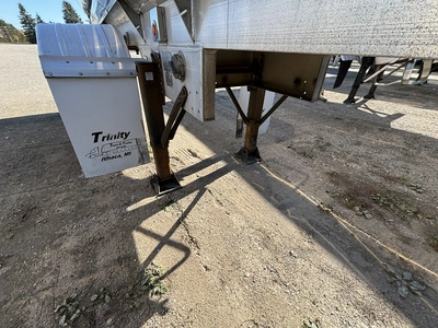 Used 2009 WALKER MILK TANKER TRAILER Liquid Supply Trailers Michigan US | Miedema Asset Management Group #1709522
