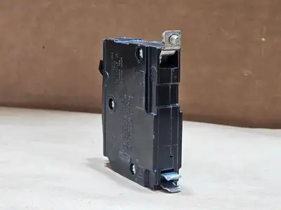 Used SQUARE D QOB115 Switchgears British Columbia CA | Lenmark #1438695