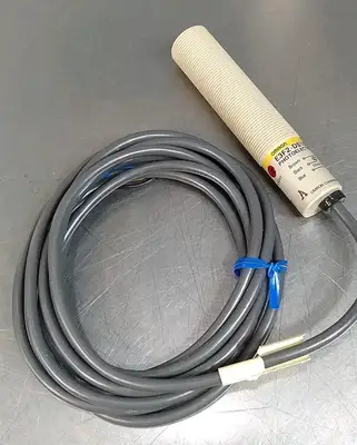 Omron E3F2-DS10Z1 Photoelectric Switch Loc5E2/4