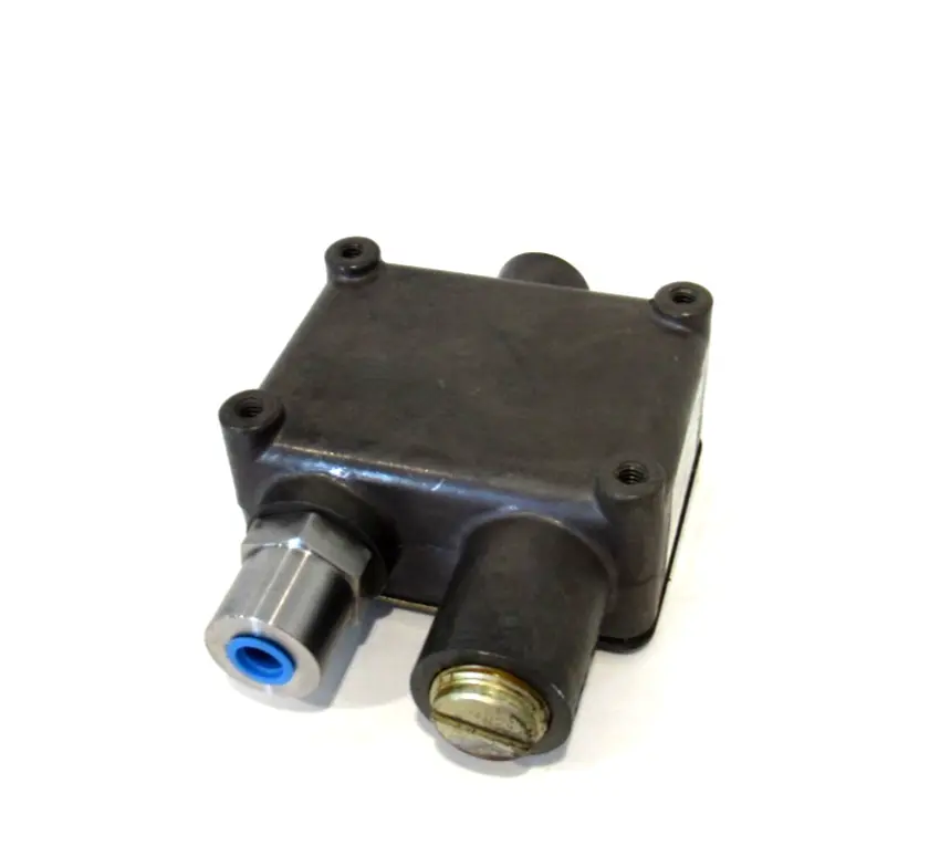 NEW BARKSDALE 9048-2 PRESSURE SWITCH 90482