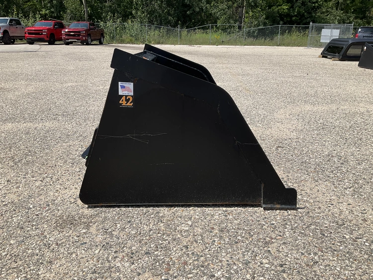 Used TOMAHAWK 42" DINGO SNOW/ MULCH BUCKET Skid Steer Buckets Michigan US | Miedema Asset Management Group #1342515
