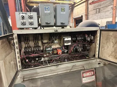 UNILOY 350R4 Blow Molders | Perry Equipment (14)