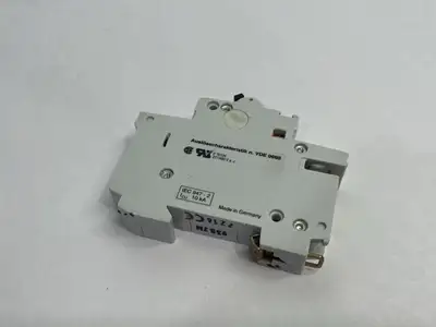 Used ABB Miniature Circuit Breaker 1-Pole DIN Rail Circuit Breakers Michigan US | Maverick Industrial Sales #1389368