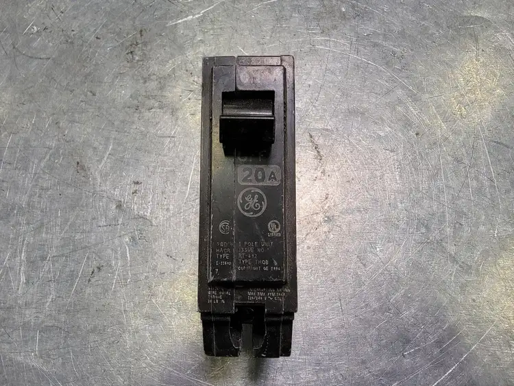Used GENERAL ELECTRIC THQB1120 Switchgears British Columbia CA | Lenmark #243663