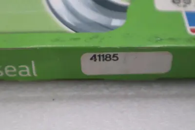 NEW IN BOX 41185 - CR Seals STOCK 5667A