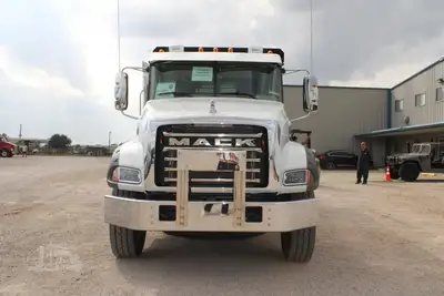 New | in-Stock 2026 MACK GRANITE 64BR Rolloff Trucks Texas US | Roll Off Truck World #1491907