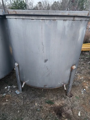 USED Stainless 600 Gallon