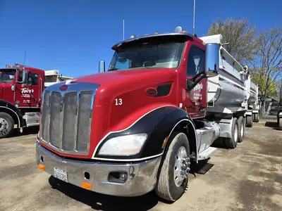 USED 2015 PETERBILT 579