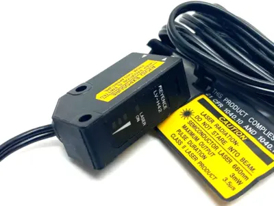 USED KEYENCE LONG DISTANCE AREA-TYPE REFLECTIVE LASER SENSOR