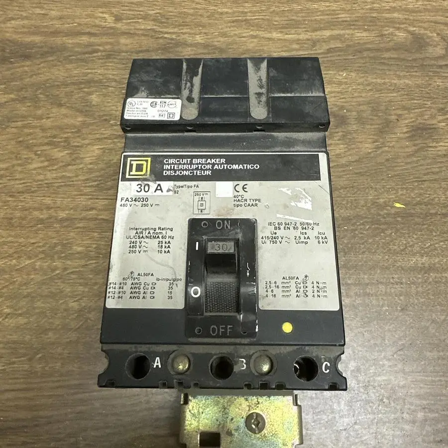 Used SQUARE D FA34030 Circuit Breakers | Surplus Asset Holdings #1189510