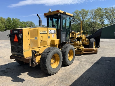 USED 2004 JOHN DEERE 670C SERIES 2