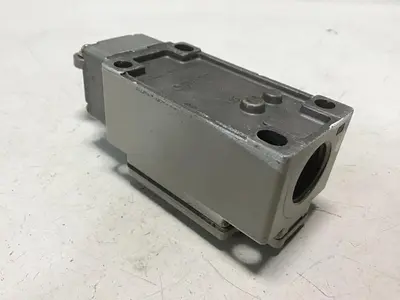 USED OMRON D4B-2171N