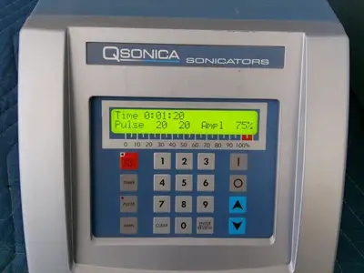 Qsonica Q125 Sonicator Homogenizer w/ Sound Enclosure