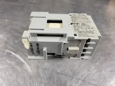 NEW ALLEN-BRADLEY 100-C16ZJ10