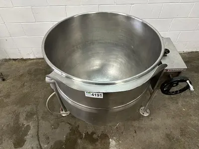USED 1983 CROWN DLT-60