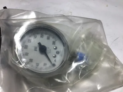AMETEK gauge P1535 RANGE 200PSI CONN 2″