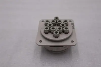 New OPEN BOX  SMC DMK12P-04 MULTI CONNECTOR STOCK B-1601