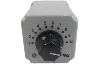 NEW SIGNALINE 330-12V-10S TIME DELAY RELAY 33012V10S