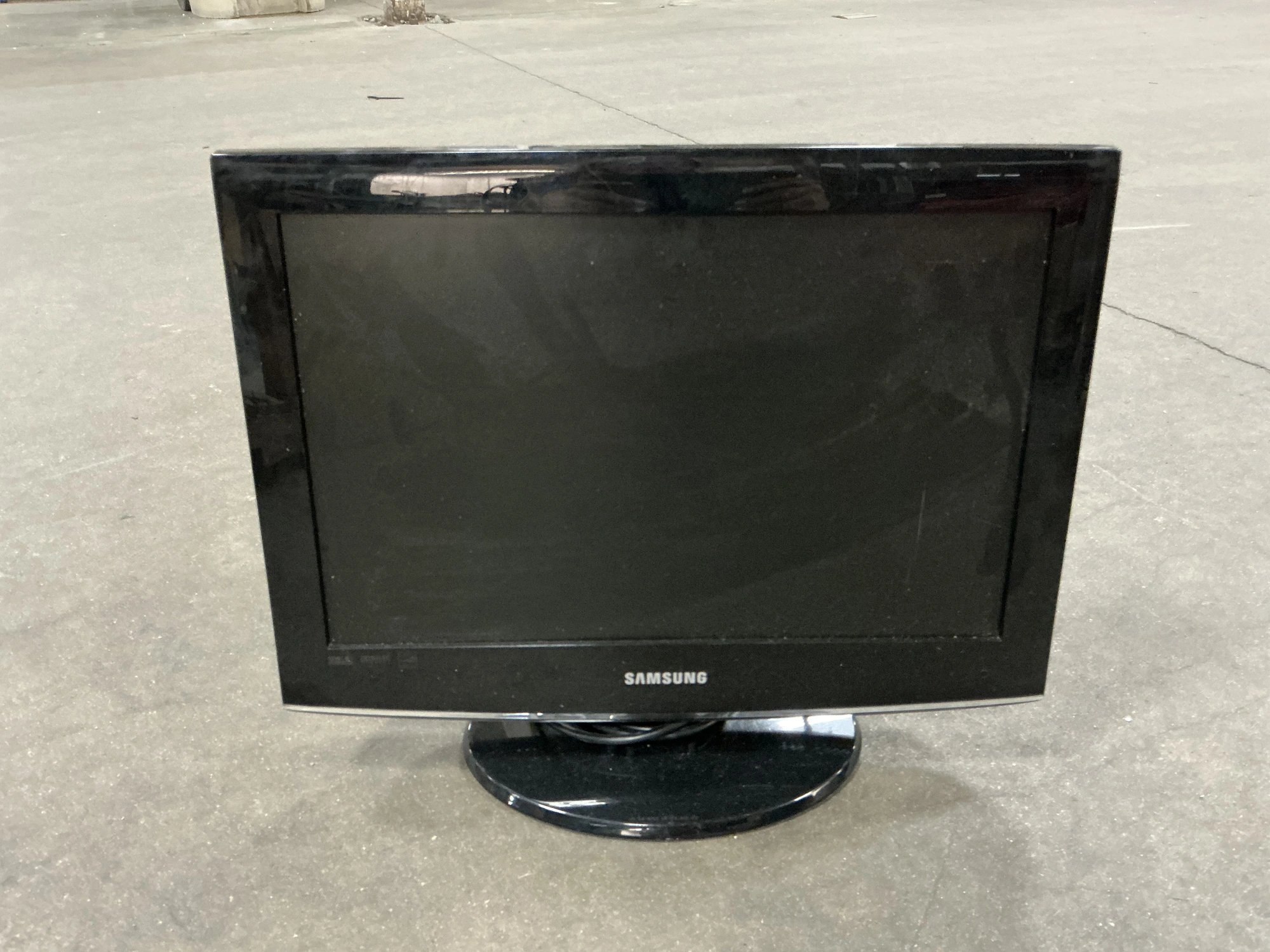Used SAMSUNG LN19A450C1D Video/CATV/Television Michigan US | Miedema Asset Management Group #1456964