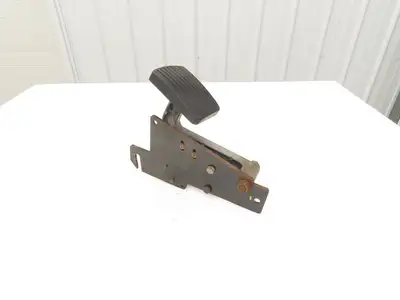 Hyster E60Z-33 Throttle Go Accelerator Gas Pedal