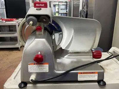 Used Berkel Used Berkel 823E-PLUS 9" Manual Deli Meat Cheese Slicer 120V Slicers / Dicers / Cutters Illinois US | Falcon Restaurant Supply #1375483