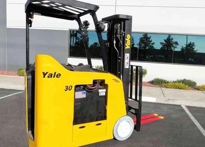 USED 2022 YALE ESC030AD