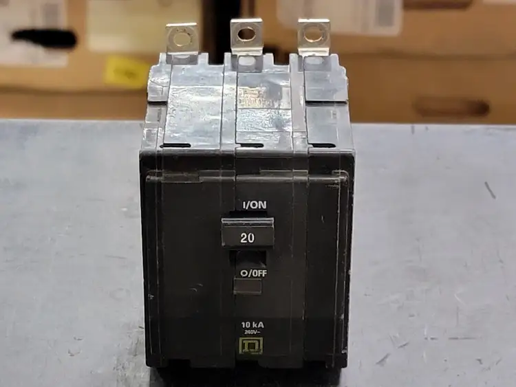 Used SQUARE D QOB320 Switchgears British Columbia CA | Lenmark #241490