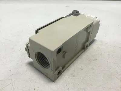USED YAMATAKE LJA10-11A21N-003