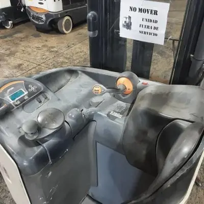 USED 2016 CROWN RR5725-45