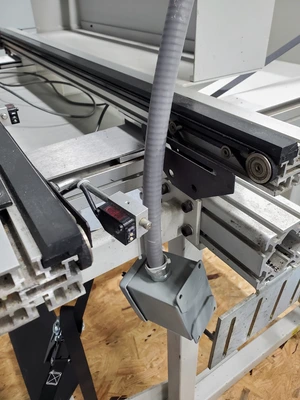 USED UIC - UNIVERSAL INSTRUMENTS CORP 44" LIFTGATE CONVEYOR