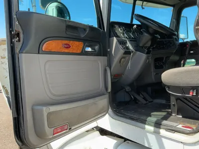 USED 2011 PETERBILT 386