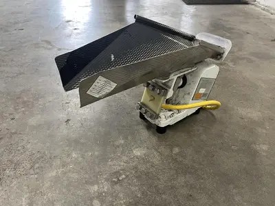 Used 1995 ERIEZ MFG. CO. KHS-5 Vibratory Conveyors British Columbia CA | Steep Hill Equipment Solutions #1354965