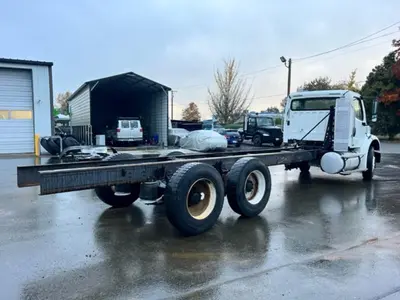 Used 2009 FREIGHTLINER BUSINESS CLASS M2112 Cab Chassis trucks Washington US | Puget Sound Truck Sales #1546526