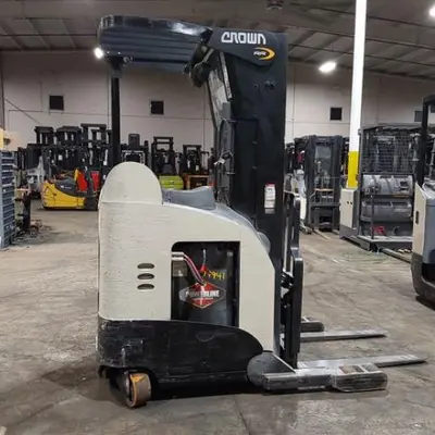 USED 2016 CROWN RR5725-45