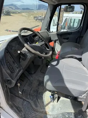 Used 2006 FREIGHTLINER M2112 Cab Chassis trucks Washington US | Puget Sound Truck Sales #1546532