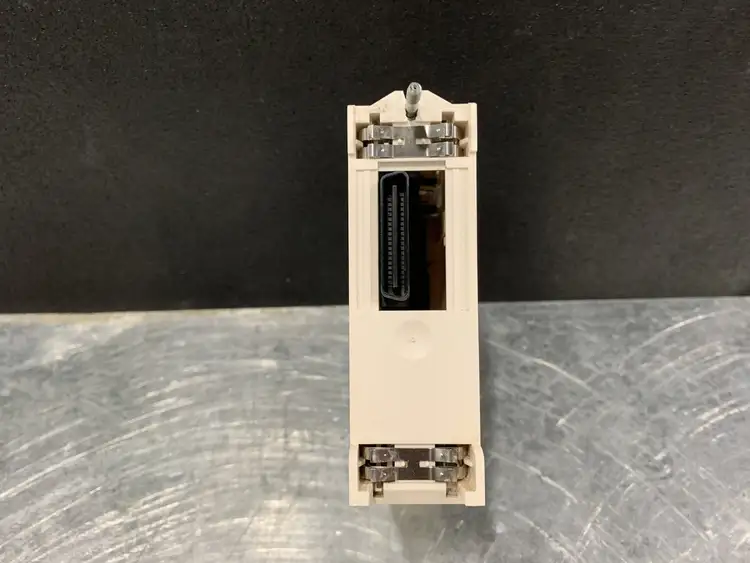 Used SCHNEIDER ELECTRIC BMXDRA1605 Misc Electrical & Power Parts British Columbia CA | Lenmark #252607