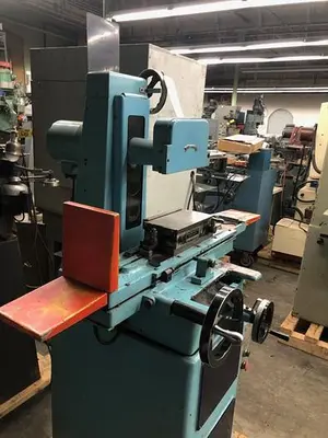 Freeport Hand Operated 6″ x 18″ Surface Grinder, Model SGS618
