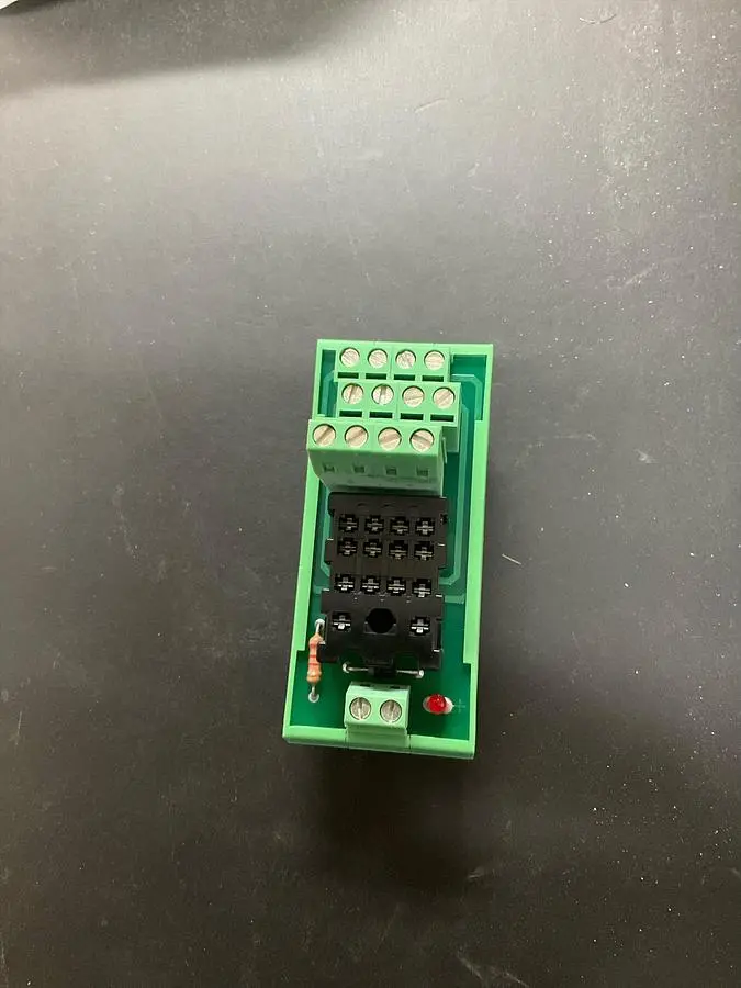 Phoenix Contact Relay Socket 4-Pole PN: 5521814