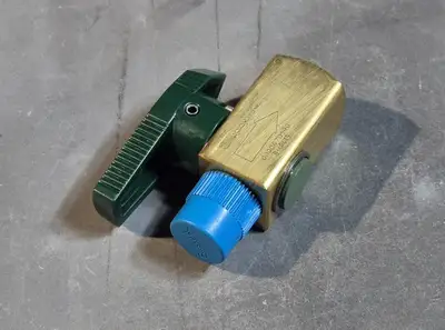 NEW SWAGELOK B-4P4T5