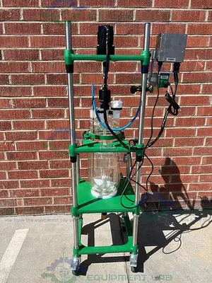 USED CHEMGLASS 10 LITER JACKETED GLASS REACTOR W/ CHEMGLASS DIGITAL OVERHEAD STIRRER